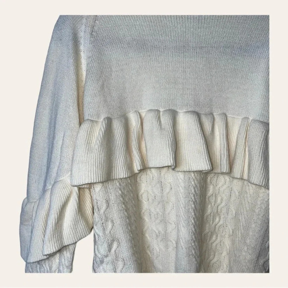 Project NAADAM‎ SWEATER SIZE MEDIUM THICK KNIT CREAM IN COLOR RUFFLE - Picture 4 of 9